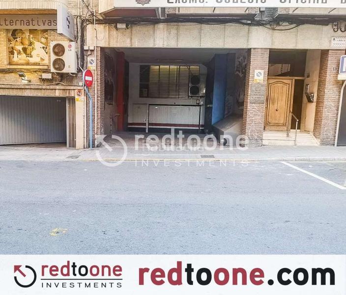 Foto 831f4cf7-104f-4b1b-9924-cea83540bf16. Parking coche plaza de aparcamiento en situación excepcional en Alicante