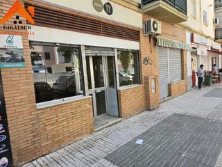 Location Local commercial à Calle afganistán 7. Local comercial en alquiler en sevilla este