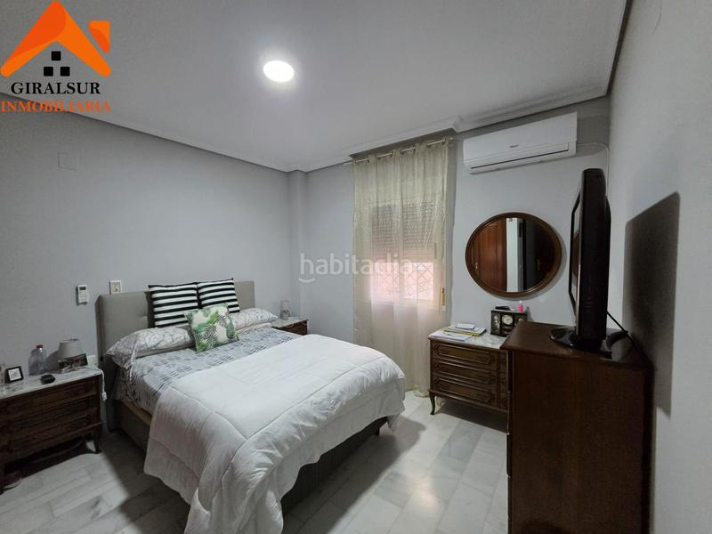 Foto 24ec81e6-a76c-4322-9c33-c8aa882e9538. Piso  en venta de vpo este en colores - entreparques Sevilla