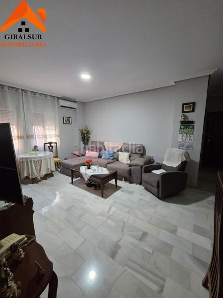 Foto 4742237f-645d-45f1-b06c-6e45453e5189. Piso  en venta de vpo este en colores - entreparques Sevilla