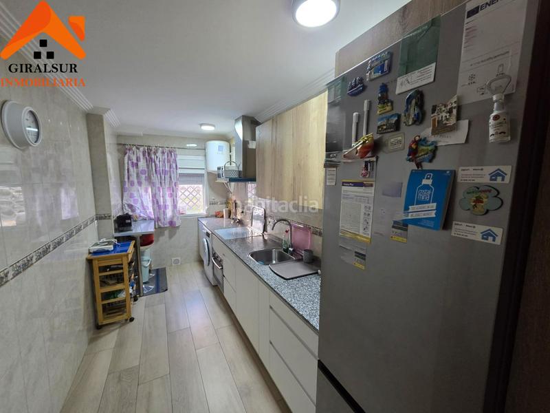 Foto 6bd4a481-2095-4d52-b434-c2b548dd27c7. Piso  en venta de vpo este en colores - entreparques Sevilla