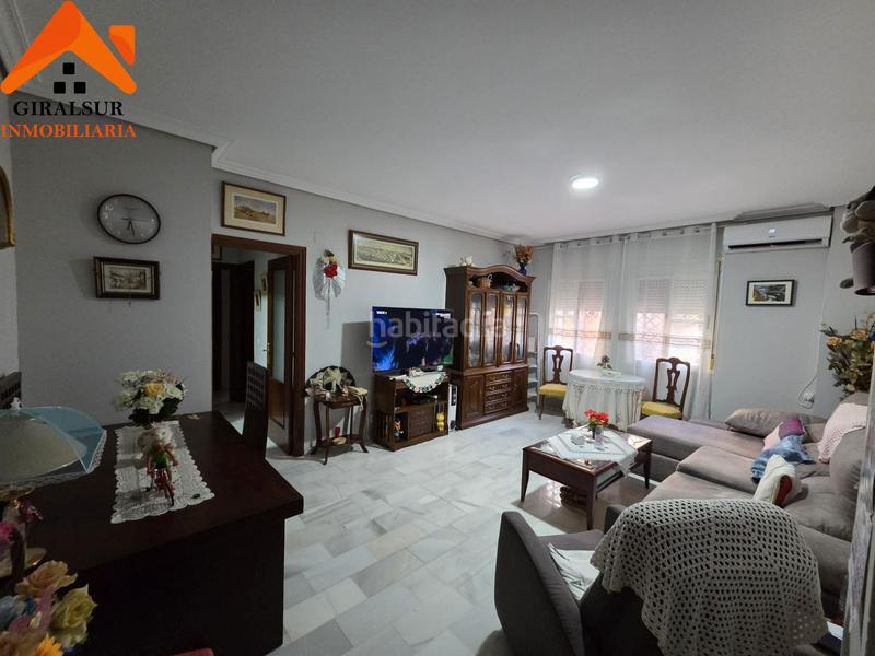 Foto 6ddf744c-913b-4ff9-b6f7-45e266b022f8. Piso  en venta de vpo este en colores - entreparques Sevilla