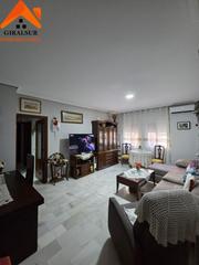 Pis  Calle india. Piso en venta de vpo en sevilla este