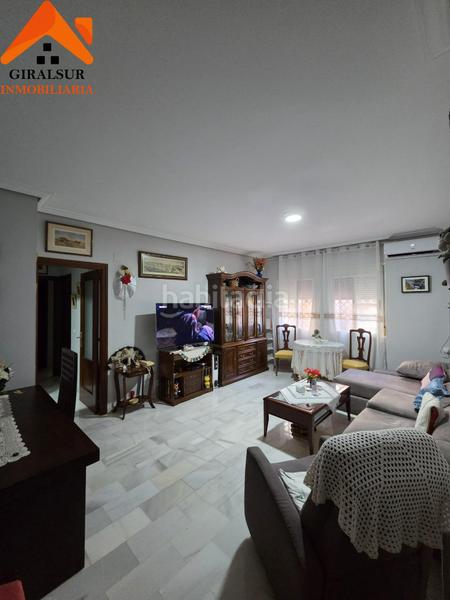 Foto 7a157a59-6869-48e1-b352-971e9904244e. Piso  en venta de vpo este en colores - entreparques Sevilla