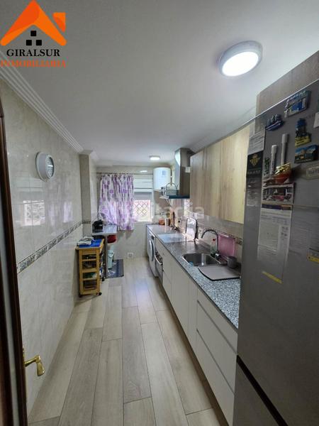 Foto 927af255-a9ac-4256-8550-ecda9074ea9e. Piso  en venta de vpo este en colores - entreparques Sevilla