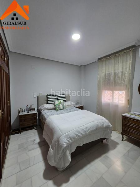 Foto e9ff9e8e-0a80-430a-a63f-50f73a4442d9. Piso  en venta de vpo este en colores - entreparques Sevilla