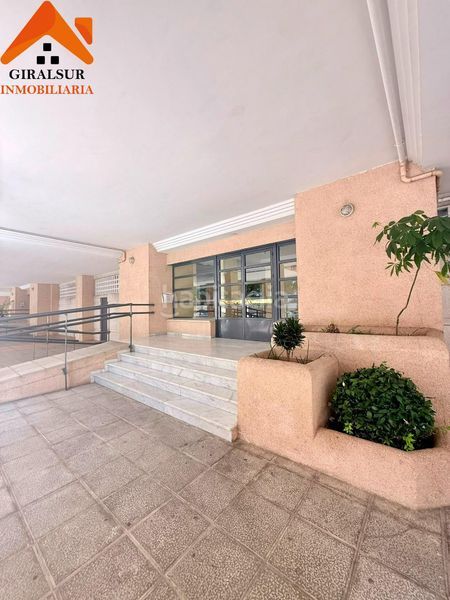 Foto d867d228-840a-452e-907b-8a7e9ac3a81c. Pis amb aparcament a colores - entreparques Sevilla