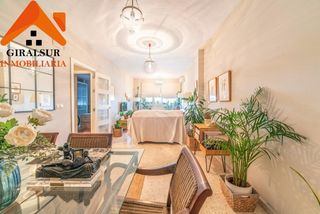 Pis  Calle pintor alfonso grosso. Piso de vpo en venta en sevilla