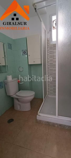 Foto 9b87703e-8edb-41ea-82b3-6082a8f5af76. Pis a Cruz Roja Sevilla