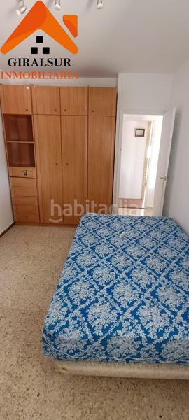Foto e2a41cd5-baeb-4ea3-be7a-f69e31b51bb6. Pis a Cruz Roja Sevilla