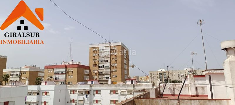 Foto e7e16e87-6e3a-4aa0-be30-2f66e679c717. Pis a Cruz Roja Sevilla