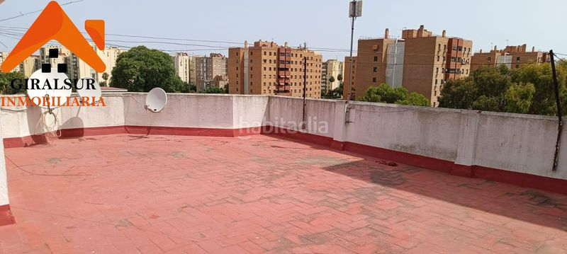 Foto ece9aaf7-0e54-4dfe-96c6-7139af4f74f8. Pis a Cruz Roja Sevilla