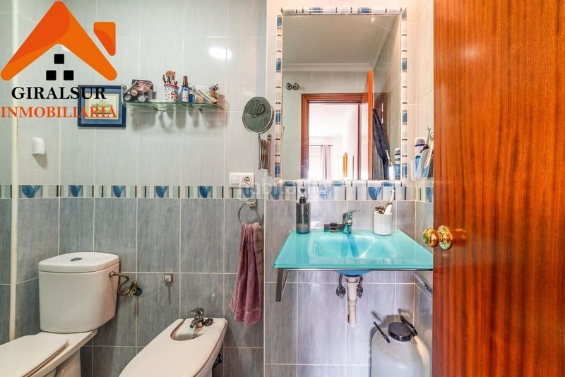 Foto 0f0b7a1f-3463-4370-912d-782b952ffde9. Pis amb aparcament a colores - entreparques Sevilla
