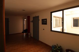 Lloguer Oficina en Calle tres de agosto 15. Despacho en oficina compartida