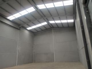 Lloguer Nau industrial a Villafranca de Córdoba. Nave de 160 m2 en villafranca. diáfana. sin instalaciones ni dep