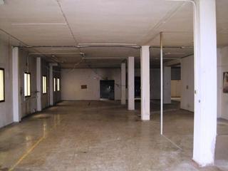 Nau industrial  Calle gabriel ramos bejarano. Nave de 950 m2 en calle ramon ramos bejarano. dos plantas. zona
