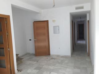 Dúplex  Plaza españa. Piso de 96 m2 en cañete de las torres . 1ª planta con acceso ind