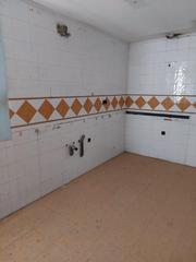 Pis  Calle santa rafaela maria. Piso de 102 m2 en pedro abad. segunda planta. salón, cocina, lav