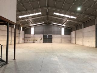 Nau industrial  Adamuz. Nave industrial 1200 m2 aislada con en parcela de 3700 m2