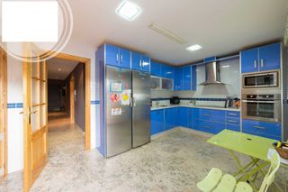 Maison jumelée à Villafranca de Córdoba. Preciosa casa adosada de 198 m2. salón, cocina, aseo, tres dormi