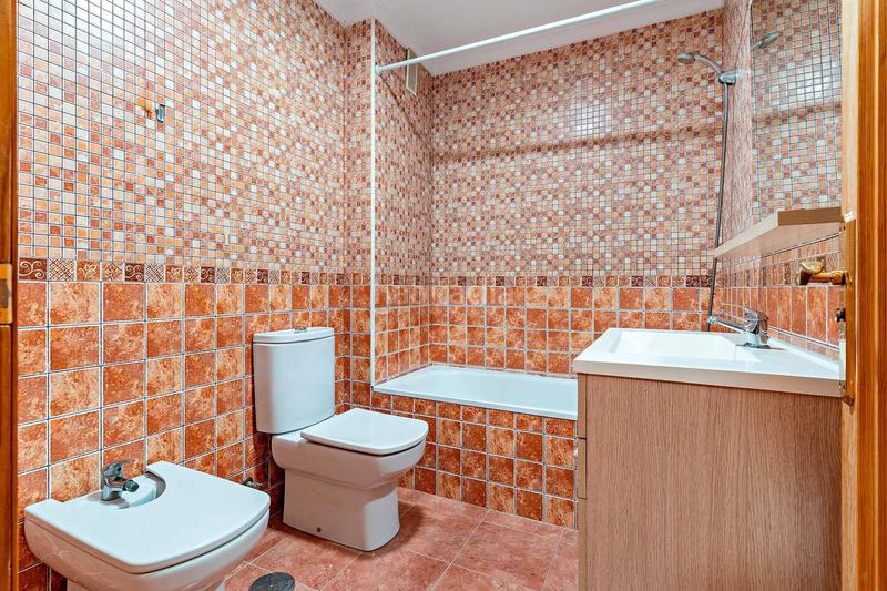 Foto ec1041ee-3e3b-48ea-96a3-f55cea28bbd3. Erdgeschoss in Plaza de Toros - Santa Rita Almería