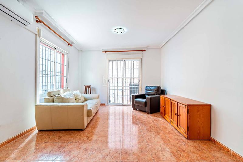 Foto fd180997-a726-48b8-9be1-d12bb5cf6c1f. Piano terra in Plaza de Toros - Santa Rita Almería