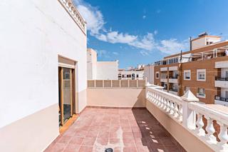 Casa en Adra. Inversin en el centro de adra