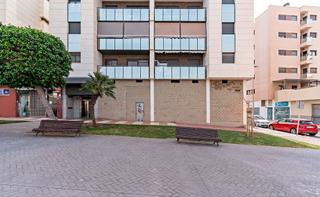 Lloguer Local Comercial a El Puerto - La Romanilla. Oportunidad única de alquiler en plaza itálica, roquetas de mar!