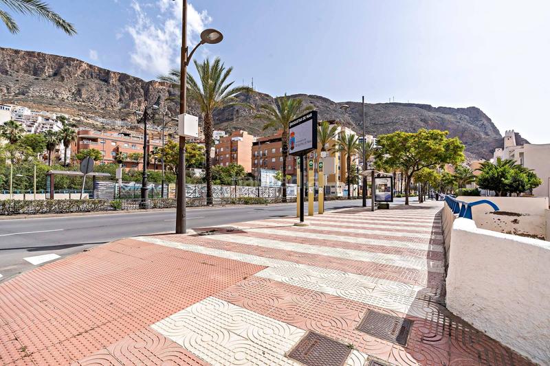 Foto f4679210-633b-4bb3-ab96-64225a0073f9. Planta baixa a El Puerto Roquetas de Mar