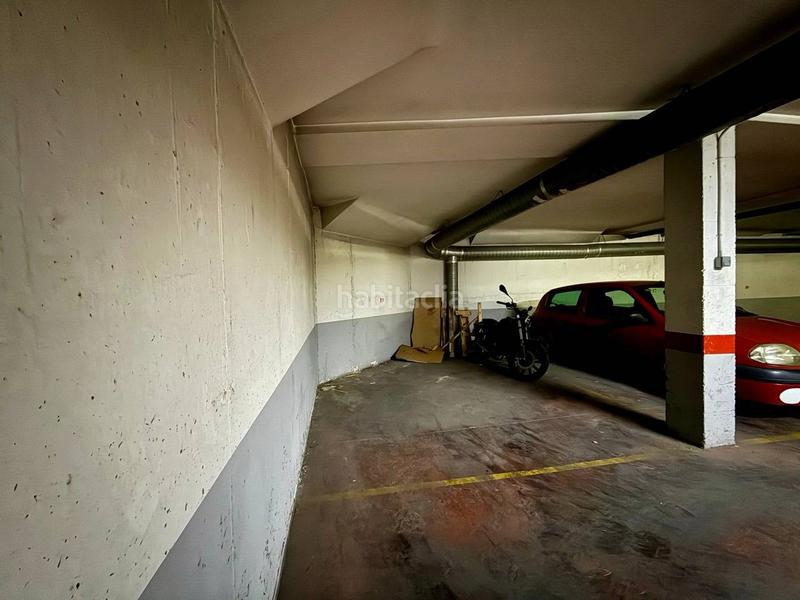 Foto 40fc7577-f7ad-4e1e-b419-376b6a78a559. Car parking in calle julian arcas l (r) 1 in Roquetas pueblo Roquetas de Mar