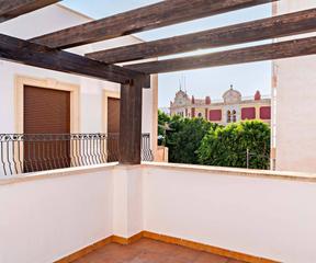 Casa a Plaza de Toros - Santa Rita. Casa unifamiliar en venta, con sótano