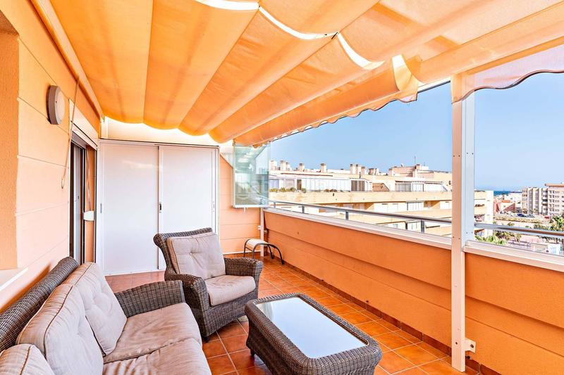 Foto 3d7e8d15-6cd3-4c6b-81b6-e85c2f173f05. Attico con riscaldamento parcheggio piscina in Las Salinas Roquetas de Mar