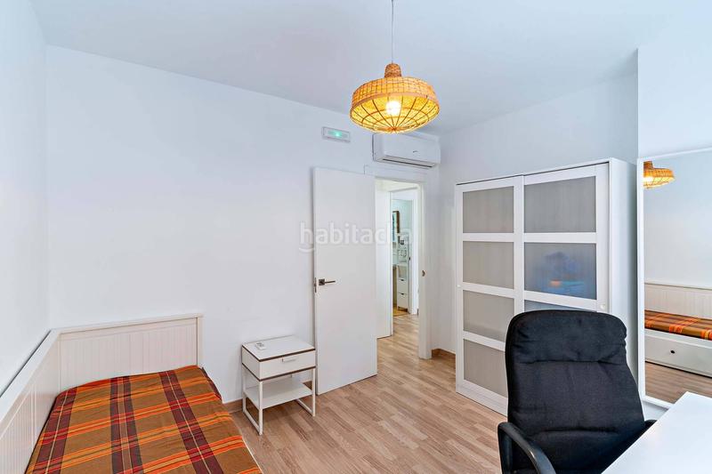 Foto 03bee3c8-c360-4b81-a638-f86f98448490. Location appartement avec parking dans Centro Almería