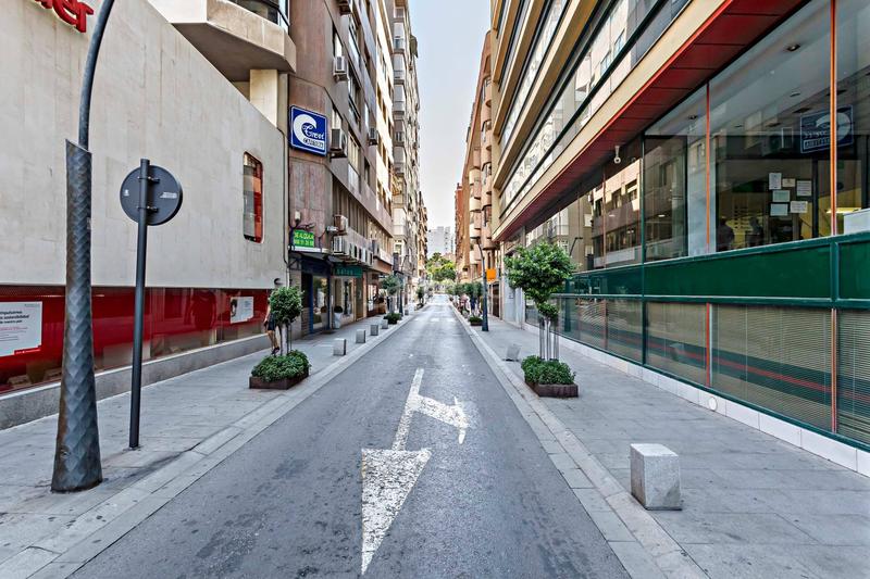 Foto 0cbae9fe-3c1b-41e7-9e04-06154f895868. Location appartement avec parking dans Centro Almería
