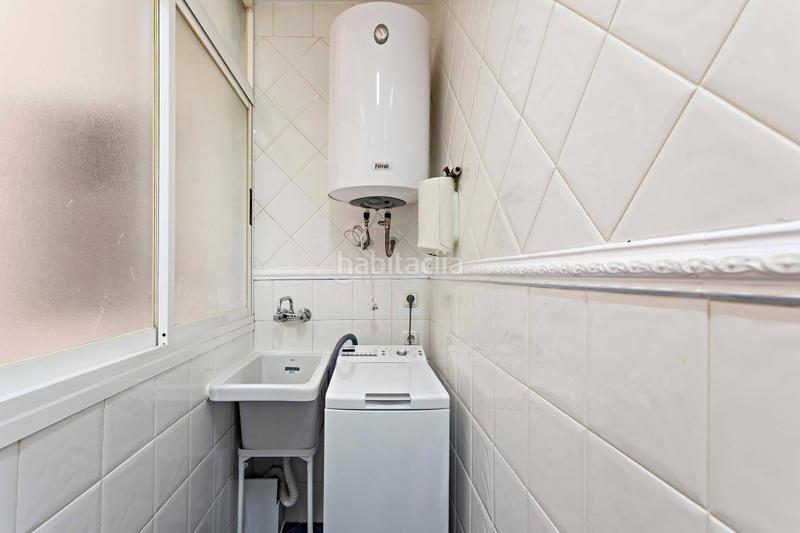 Foto 4b657efe-01ff-4e95-b06c-8eb88b6bc19a. Location appartement avec parking dans Centro Almería