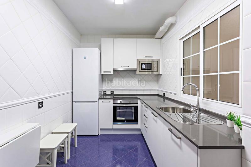 Foto 4ba8f870-d4f9-4dfe-ab67-2d90dfd9c9dc. Location appartement avec parking dans Centro Almería