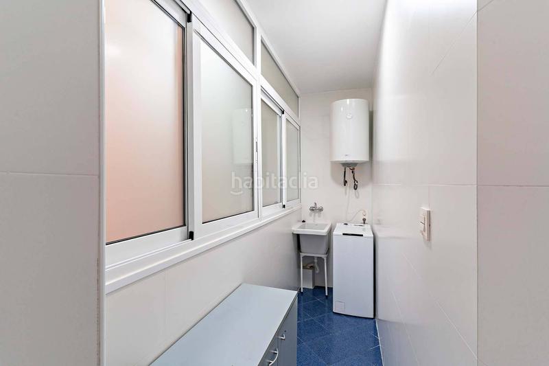Foto 5706d784-86eb-401e-bb15-8479b7cf01a4. Location appartement avec parking dans Centro Almería