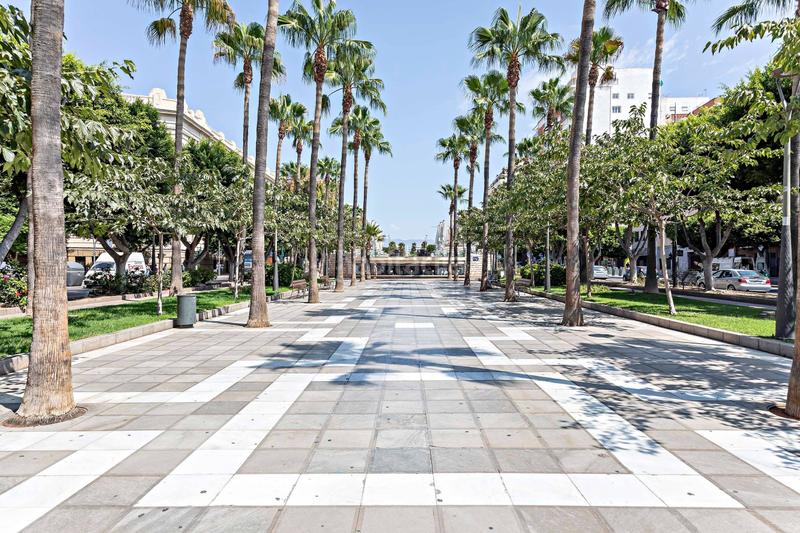 Foto c4576d5f-1f5f-4d31-bcf3-e501eb6beae0. Location appartement avec parking dans Centro Almería