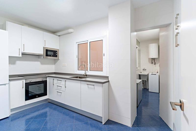 Foto f422a95d-288c-41a0-aea5-0c25da16f110. Location appartement avec parking dans Centro Almería