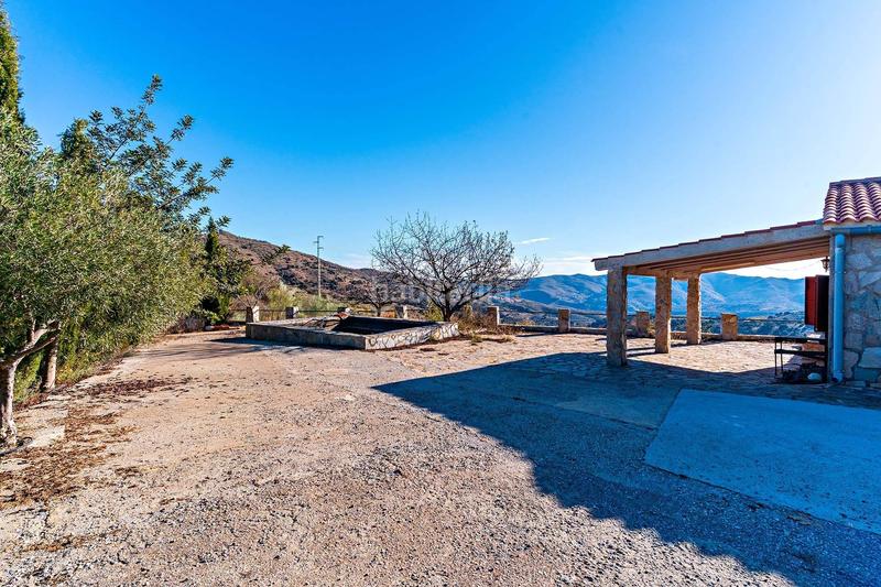 Foto acf3b216-fd6e-437f-b3c3-10c10bc8207b. Casa amb aparcament a Alcudia de Monteagud