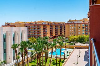 Rent Apartment  Jose amat benavides (r). Acogedor apartamento a 200m del mar con piscina y pádel  zona el