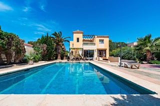 Chalet  Calle faisan del (u). Chalet independiente a 400m de la playa, con parcela, piscina y