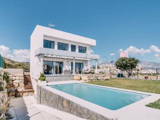 Casa a Hipódromo - Cerrado del Águila. Villa moderna en construcción en mijas costa