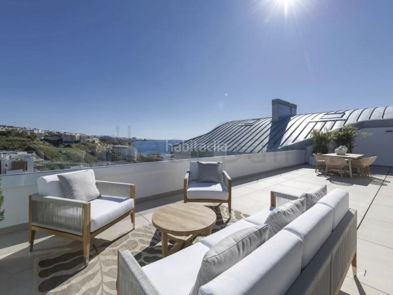 Foto 34ea91ee-3640-4302-8db7-48859018cba7. Ático apartamento listo para entrar con vista espectacular al mar en Fuengirola