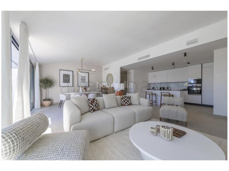 Foto 3b0522b2-9de2-4658-8e06-e7bacdc6e90a. Ático apartamento listo para entrar con vista espectacular al mar en Fuengirola