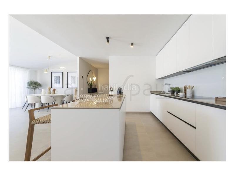 Foto 71b4d181-7a97-4bc3-a440-c290a63e0a7b. Ático apartamento listo para entrar con vista espectacular al mar en Fuengirola