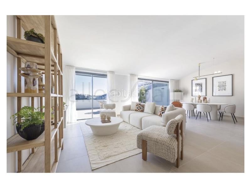 Foto 986600eb-6c74-403b-98e9-bcdd6f0fcb44. Ático apartamento listo para entrar con vista espectacular al mar en Fuengirola