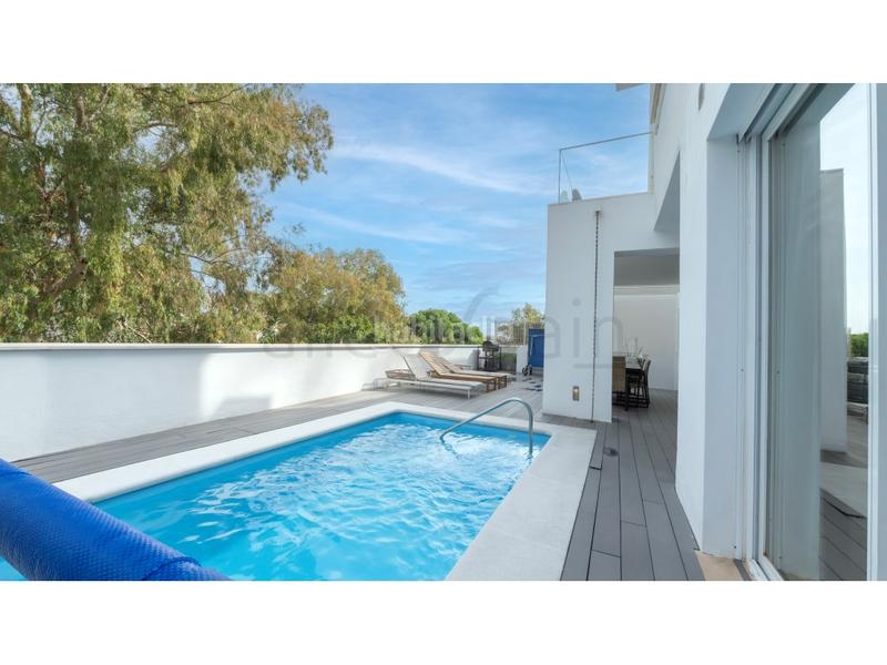 Foto be984abc-80cf-4607-a5c6-0661897a69af. Casa con parcheggio in Torremuelle Benalmádena