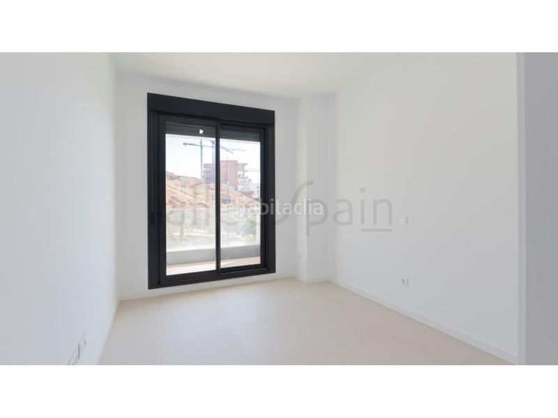 Foto 3ad03482-93ae-4264-b229-509e3071d2dc. Apartament amb aparcament a Las Gaviotas - Carvajal Fuengirola