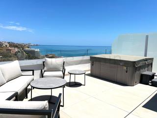 Appartement  N/a. Dúplex de lujo con vistas al mar y jacuzzi a 100m de la playa